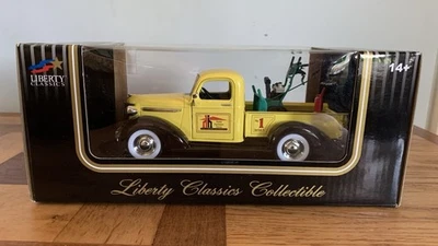 Camioneta Chevy Liberty Classics Die-Cast Home Hardware 1939 Foto 1 de 4