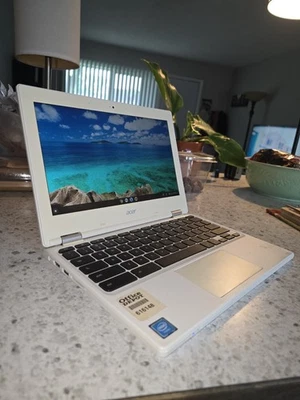 Acer Chromebook CB3-111 11.6" Intel Celeron Chrome OS - Image 1 of 4