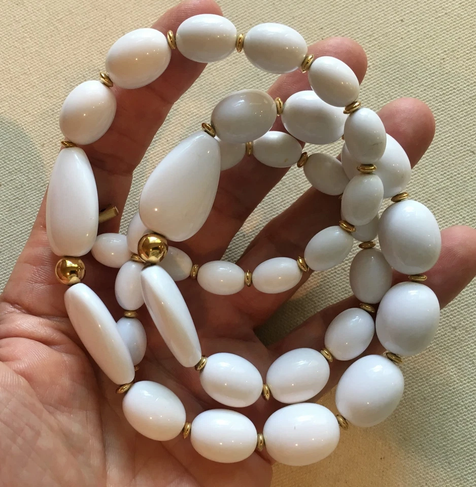 Collar Napier Vintage Distintivo Resina Plástico Cuentas Espaciadores Tono Oro Blanco 30" Foto 1 de 4