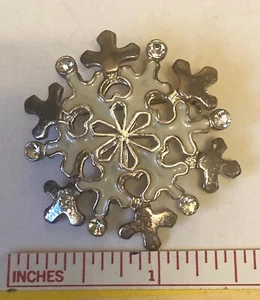 Broche/Pin Vintage Mid Centry Esmalte Estrás y Beige Floral Copo de Nieve 1.5" W - Imagen 1 de 4