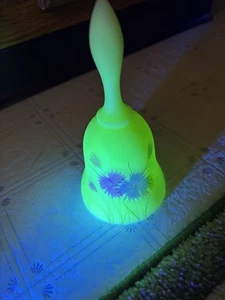 FENTON GLÜHPUDDINGGLOCKE BEMALT von DONNA R. - Bild 1 von 4