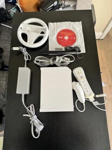 Nintendo Wii Complete Bundle - Picture 1 of 3