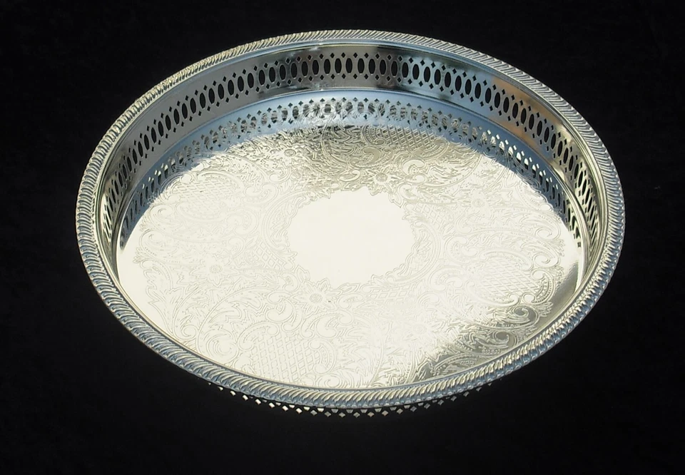 Galerie Tablett versilbert 21 cm mit Ziselierarbeiten verziert - NEU! - Bild 1 von 1