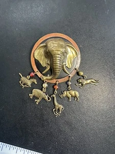 Vintage Elefant Safari Brosche mit Charms Zebra Giraffe Löwe Nashorn Perlen - Bild 1 von 5