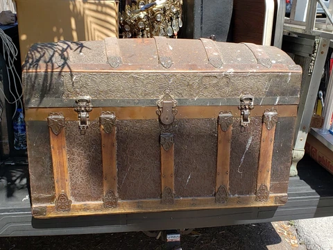Antique Metal and Wood Camel Back Trunk w/tray, original metal and wood trim Cover