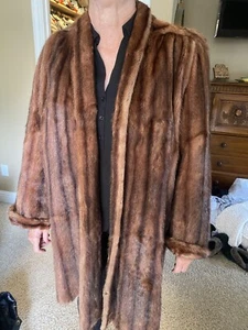1940's Beautiful Fox Fur Coat, Brown stripes, David Benioff Bros, San Francisco - Picture 1 of 8