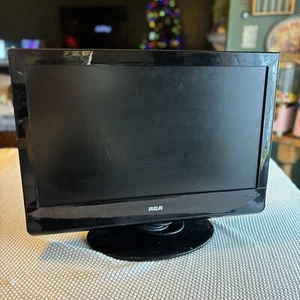 RCA 22” LCD Full HDTV DVD Combo w Stand & Power Cord NO REMOTE TESTED WORKS - Picture 1 of 7