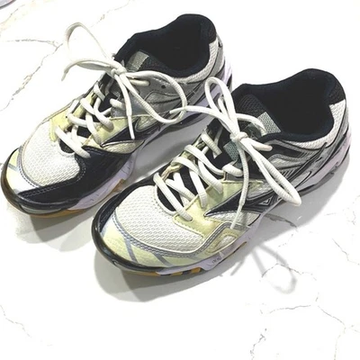 Mizuno | Wave Bolt 3 Women’s White Volleyball Shoes Sneakers Size 6 - Image 1 of 4