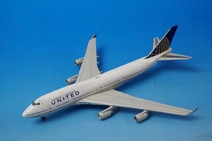 1:400 B747-400 United N128UA GJUAL1146 Gemini airplane model - Picture 1 of 6