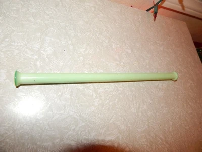 复古铀翡翠绿色抑郁玻璃 11 5/16 英寸毛巾杆挂钩 — 第 1/4 张图片