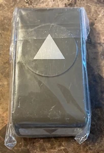 Stampin' Up! DREIECK Papierlocher - Brandneu - Bild 1 von 2