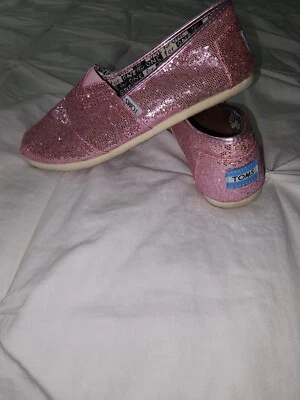 Zapatos TOM Rosa Brillante Sin Cordones Usados en Excelente Condición Talla Y6 Mujer Brillante Adolescente Foto 1 de 4