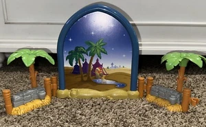Fisher-Price Three Wise Men 2008 Little People Nativity Backdrop and Trees - Picture 1 of 7