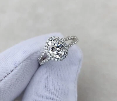 Помолвочное кольцо из стерлингового серебра 925 пробы с искусственным бриллиантом ореолом овальной огранки 1,50 карата - Изображение 1 из 4