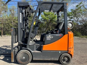 2019 DOOSAN GC20P-5 4000LB CAPACITY FORKLIFT HI LO LIFT TRUCK TRIPLE STAGE MAST - Picture 1 of 12