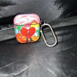 AirPod Heart Plastic Case - Photo 1 sur 3