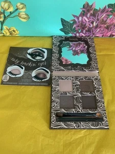 Benefit Easy Smokin Eyes Palette Eyeshadow New Genuine Rare FREE FAST P&P - Picture 1 of 7