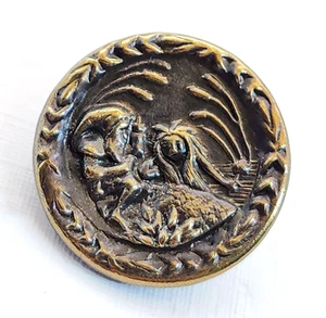 Gnomo e Water Sprite ~ Scarso pulsante quadro in ottone antico ~ 11/16" 17 mm - Foto 1 di 4