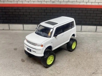 丰田 bB Lifted 4x4 SUV 1/64 比例 Massdi 压铸定制压铸团队 Scion XB — 第 1/4 张图片