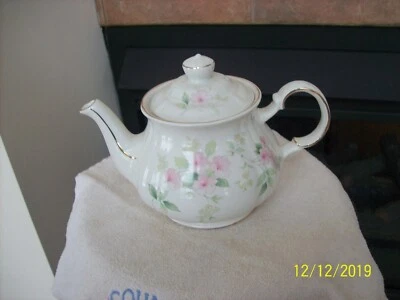 Sadler England Fine Bone China Vintage Teapot Pink Floral Blossoms - Image 1 of 4