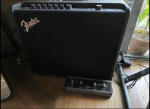 Fender Mustang GT100 With Foot Pedal - Picture 1 of 3