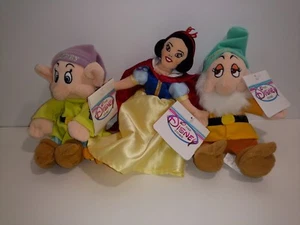 Lot of 3 Snow White Disney Mini Bean Bag/Beanie NWT Dopey Bashful & Snow White - Picture 1 of 2