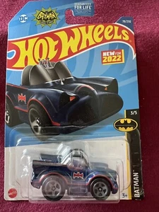 2022 Hot Wheels Classic TV Series Batmobile 78/250 Batman 3/5 Blue - Picture 1 of 3