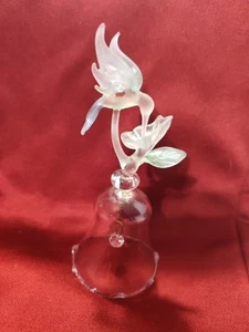 Verre d'art délicat cristal colibri oiseau fleur verre cloche vert clair 4 3/4" de haut - Photo 1/7