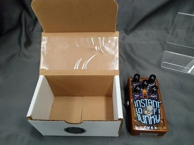 Z.VEX Lo-Fi Vibrato INSTUNT LO-FI JUNKY Guitar Effect JP - Image 1 of 4