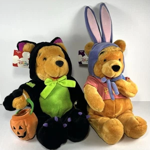 Peluche Winnie The Pooh de Disney Store - Scaredy Cat 14” y Easter Pooh con mochila 12” - Imagen 1 de 12