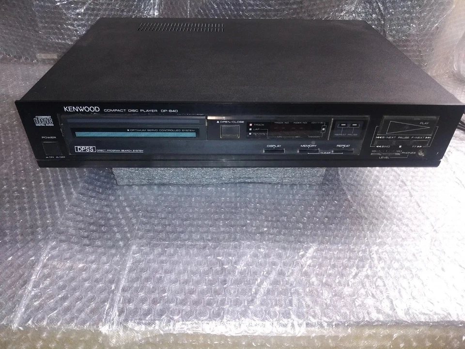 Reproductor de discos compactos Kenwood DP-840 Foto 1 de 4