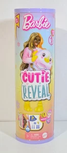 Barbie Cutie Reveal Muñeca y Accesorios, Color Dream Series, Pingüino Teñido con Corbata - Imagen 1 de 9