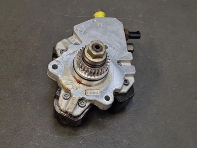 Pompe injection haute pression - Mercedes Classe A / B 2.0Cdi - A6400700701 - Photo 1/4