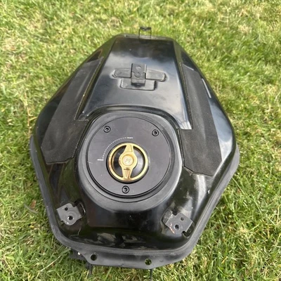 14-17 YAMAHA FZ07 GAS TANK FUEL CELL PETROL RESERVOIR BB766 - Image 1 of 4