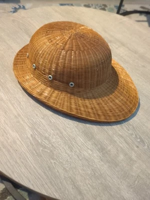 VINTAGE 50'S STRAW RATTAN BAMBOO SAFARI PITH HELMET HARD HAT TROPICAL SUN JUNGLE - Image 1 of 4