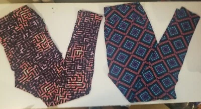 Lote de 2 pares de leggings LuLaRoe altos y curvilíneos negros multi y azules naranja geo usados en excelente estado Foto 1 de 4