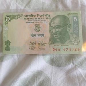 India 2010 5 Rupees Small Banknote - Gandhi - Nice CU Sec Thread & W/M - Picture 1 of 2