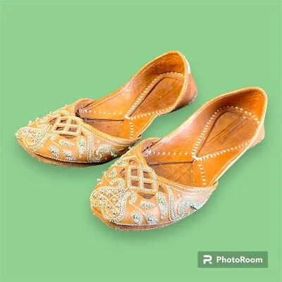 Indian Women's US 5.5 EU 36 W Leather Silver Embroidered Shoes Slip-Ons Handmade Foto 1 de 4