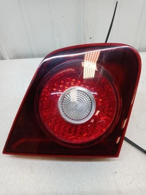 Luz trasera interior interior del conductor Volkswagen Jetta 2008 fabricante original octavo dígito de Vin K Foto 1 de 4