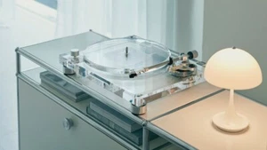 AUDIO TECHNICA CLEAR AT-LP2022 60th Anniversary NEW IN BOX turntable US SELLER - Picture 1 of 6
