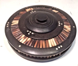 ANTIQUE VINTAGE PORCUPINE QUILL WOOD EBONY CARVED BOX W/ LID SHRI LANKA - Picture 1 of 5