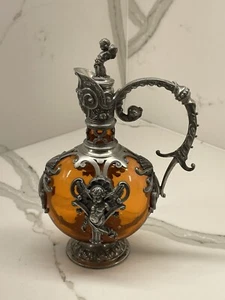 VINTAGE VIKTORIANISCHES BERNSTEINGLAS ZINN PUTSCHEN, WIDDER, FISCHGESICHTER WEINKRUG KRUZIFIX. - Bild 1 von 12