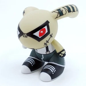 Figura de conejo de vinilo tatuaje Cyborg Bunny Tour serie BLINK-182 #3 - Figura suelta - Imagen 1 de 15