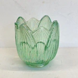 Vidrio Artístico Fenton Soporte Votivo Hoja de Loto Diseño Flor Iridiscente Verde Luz - Imagen 1 de 6
