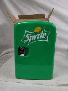 Koolatron green Sprite 4 Liter/6 Can Portable thermoelectric Cooler. - Picture 1 of 9
