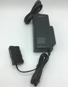 Cargador de batería adaptador de corriente alterna Sony 110-240V para videocámaras Sony (AC-V316) - Imagen 1 de 3