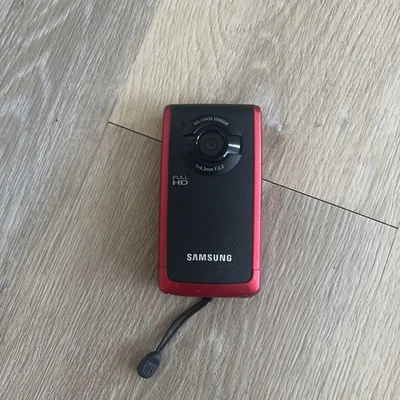 Samsung HMX-W200 Red Black Full HD Waterproof Pocket Camcorder With 32Gb SD - Image 1 of 4