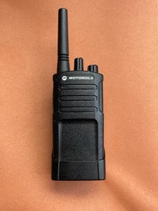 Motorola XT420 Two-Way Radio - Zdjęcie 1 z 7
