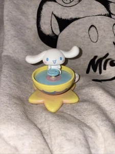 MINISO Sanrio Cinnamoroll Small Paradise Series Blind Box Drehtasse Figur - Bild 1 von 3