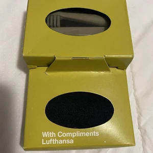 VINTAGE ungeöffnetes Paar LUFTHANSA AMENITY KIT TOILETTENGARNITUR REISE PASSAGIER SET - Bild 1 von 4